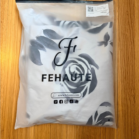 FEHAUTE Floral Satin Long Sleeve Dress - NWT - Size US 12 - Picture 4 of 5